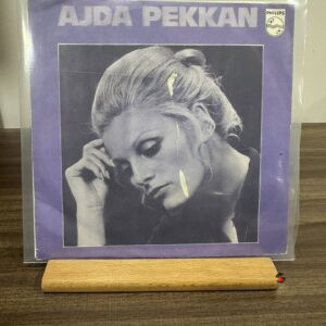 ajda pekkan – yalnızlıktan bezdim / gel