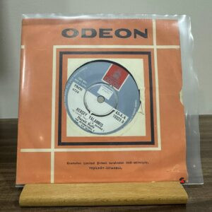 hayati kafe – kalbim başka aşk İstemiyor / herşey yalanmış