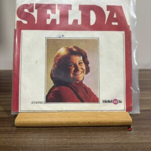 Selda Bağcan - Kaldı Kaldı Dünya / İzin İze Benzemiyor